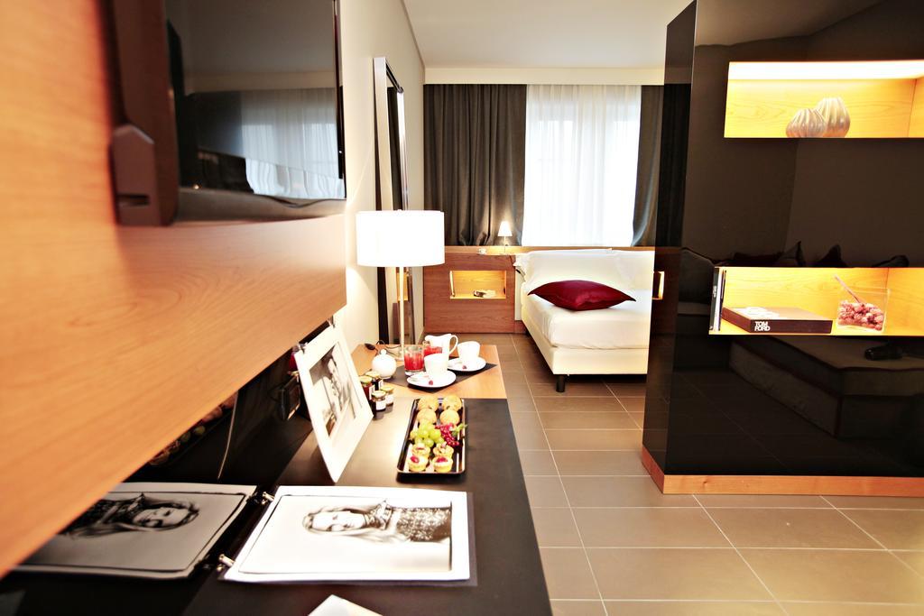 צ'יביטאנובה מארקה Cosmopolitan Hotel חדר תמונה