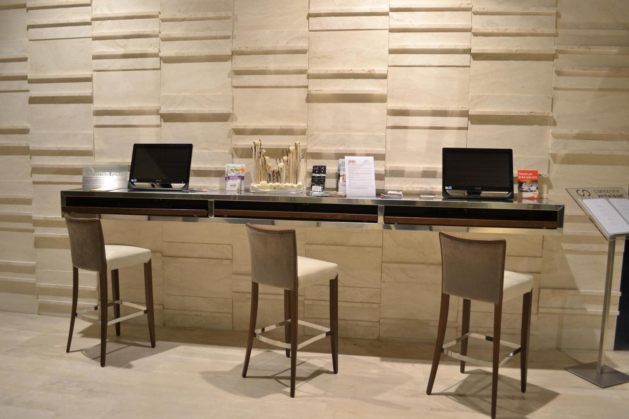 צ'יביטאנובה מארקה Cosmopolitan Hotel מראה חיצוני תמונה