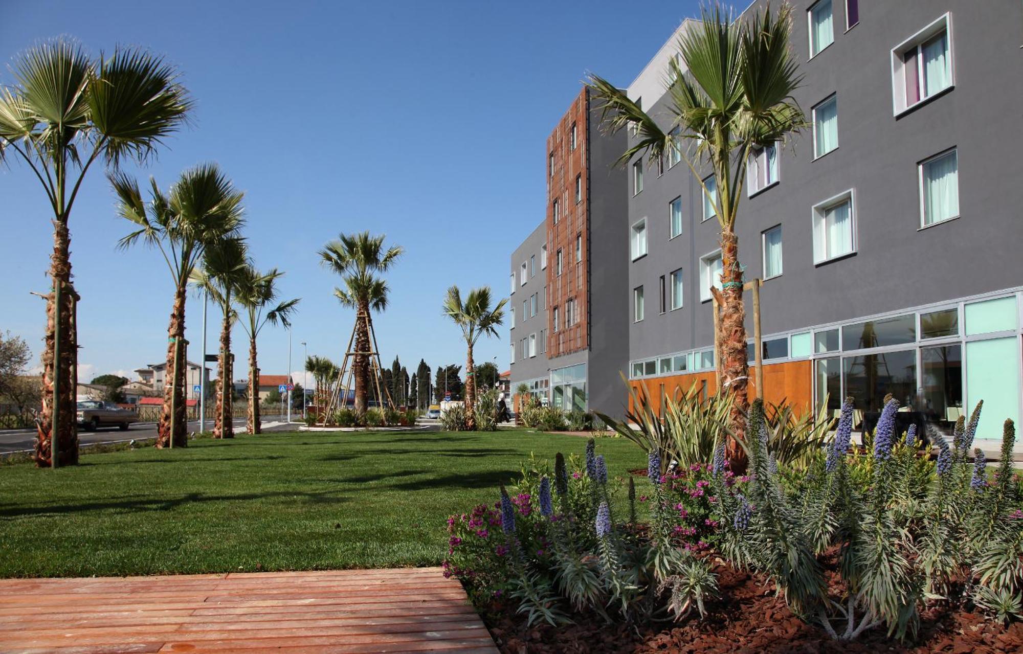 צ'יביטאנובה מארקה Cosmopolitan Hotel מראה חיצוני תמונה